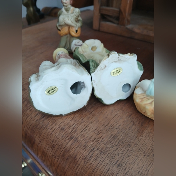 Vintage 9-Piece Porcelain Nativity Set Mary, Joseph, Baby Jesus Christmas Decor - Picture 7 of 12